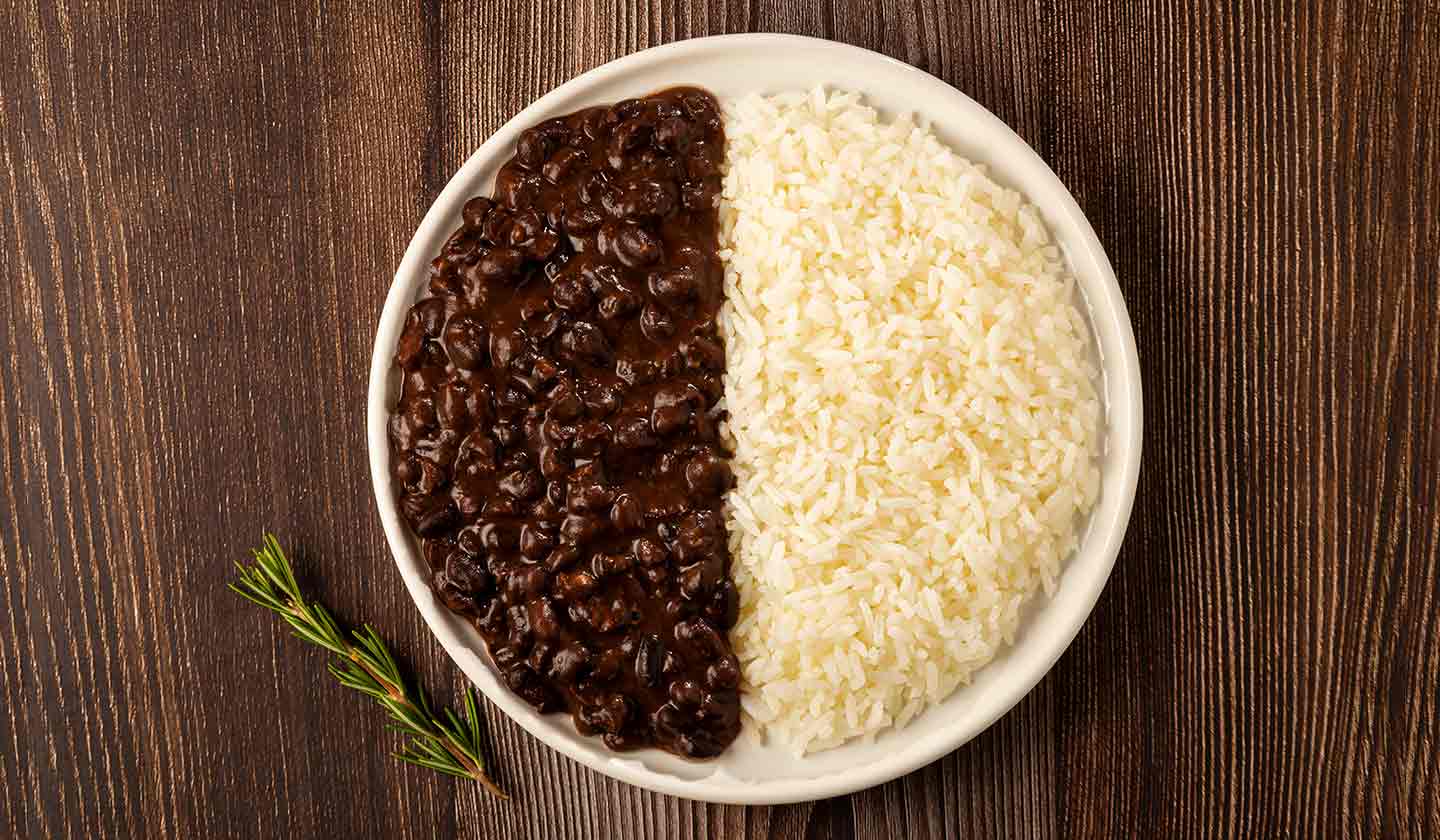 Arroz - uma pequena quantidade de proteinas