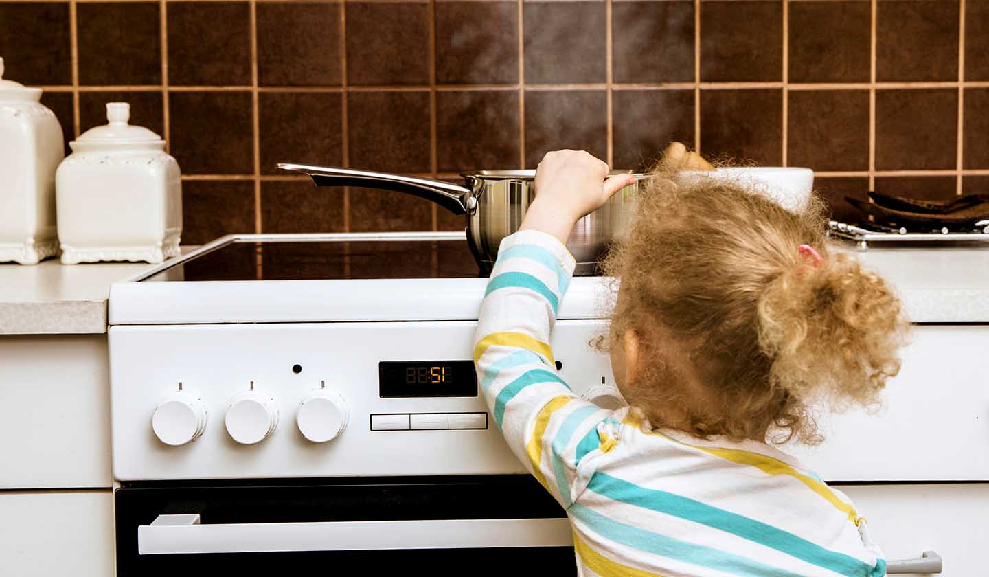 Perigos na cozinha para a criança