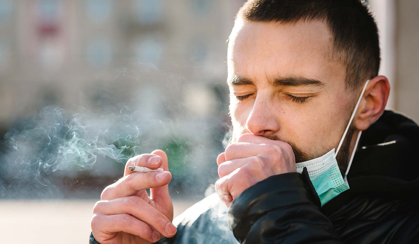 O fumo do tabaco pode provocar tosse